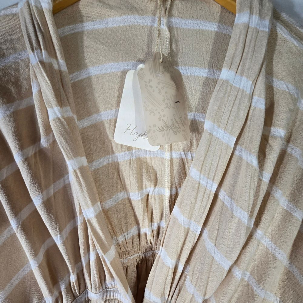 Chic Beige Striped Women's Robe - Picture 4 of 10